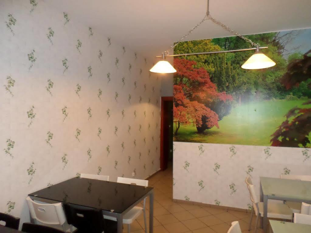 ורשה Hostel Krokodyl מראה חיצוני תמונה