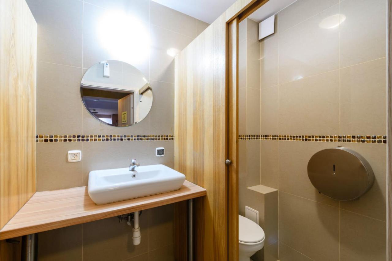 ורשה Hostel Krokodyl מראה חיצוני תמונה